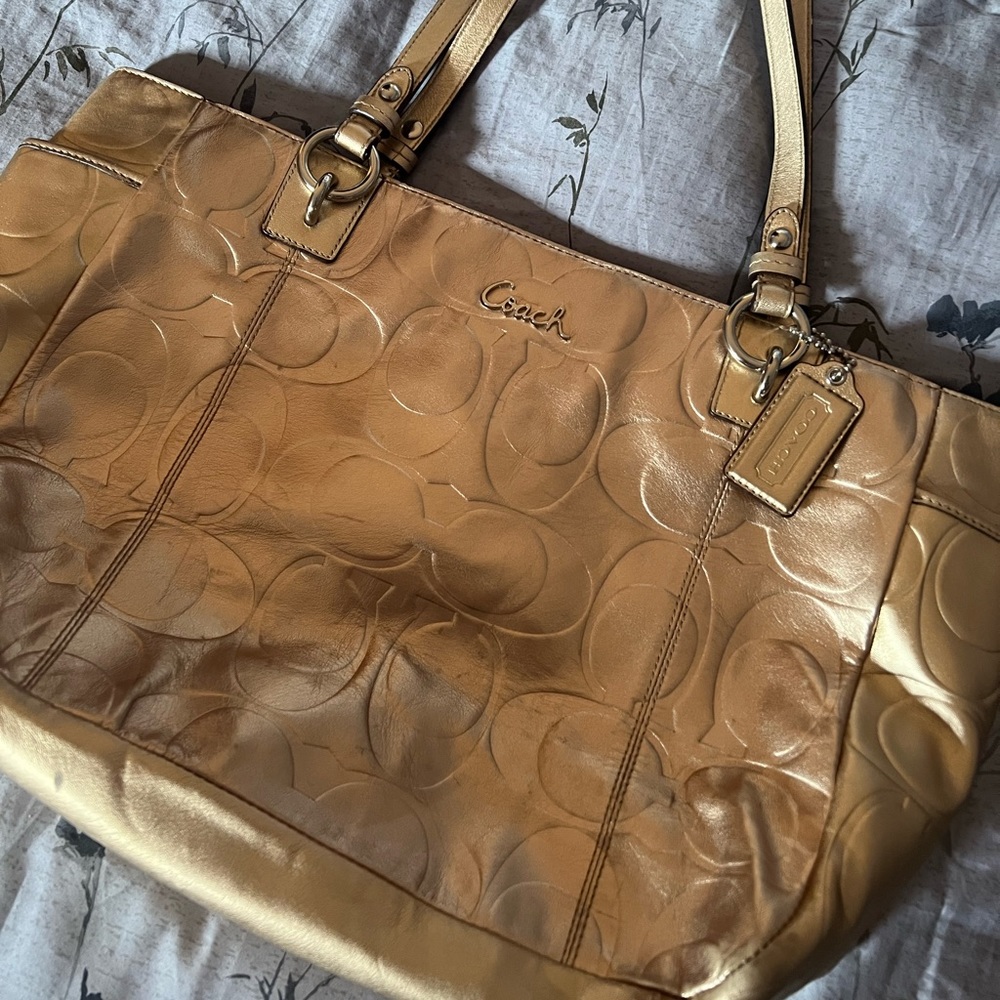 Coach gold leather bag, like new.